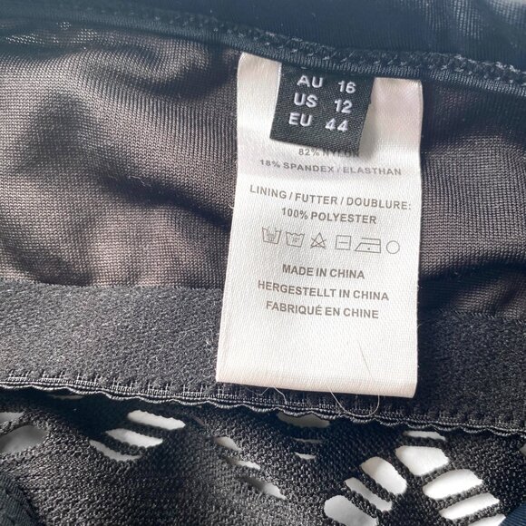 Lookbook Store Lace One Piece Swimsuit Size 12 - Picture 10 of 11